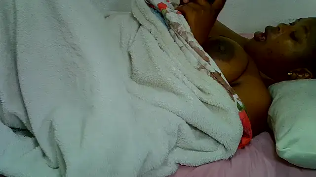 Sexydarkladyxx webcam