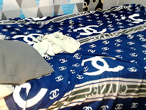 Trish_CurveCock webcam