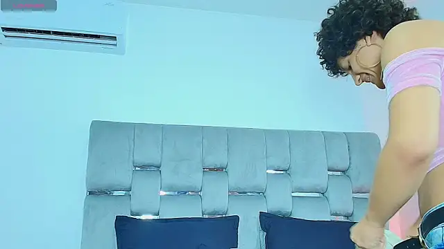 _aurora_evans_ webcam