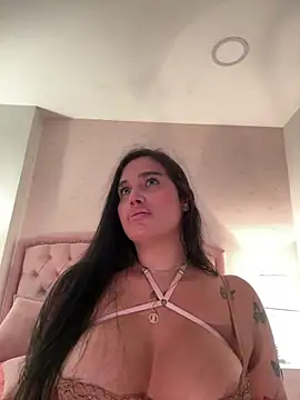 Bella__Wood webcam
