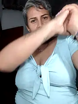 Yessi_rousse webcam