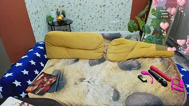 FlirtyMary webcam