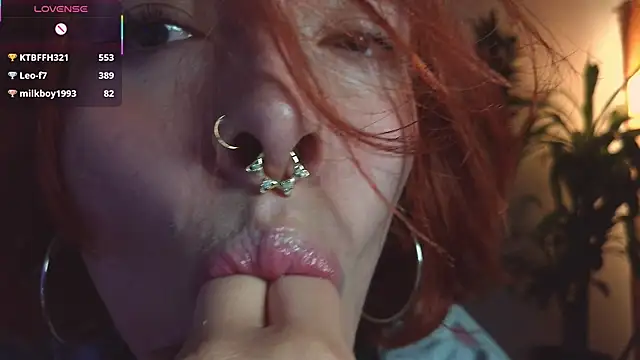 bri_von_dhara__ webcam