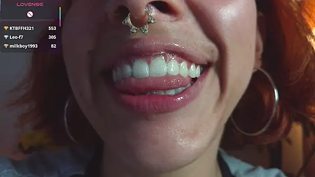 bri_von_dhara__ webcam