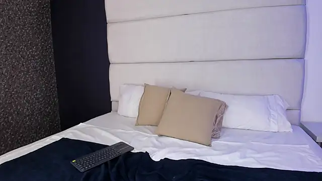 LolaGray__ webcam