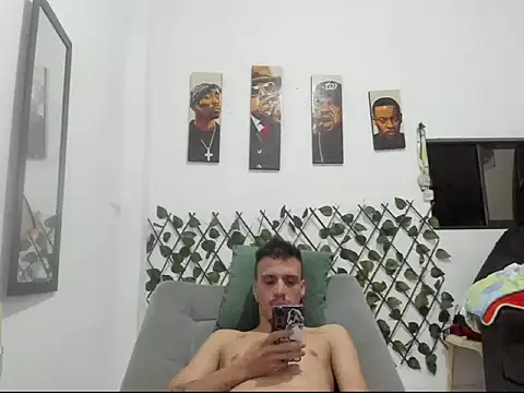 Latins_Boss webcam