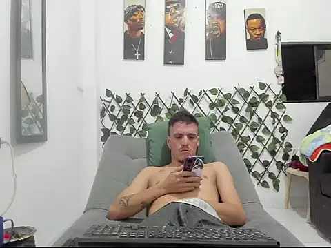 Latins_Boss webcam