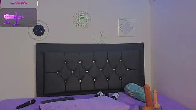 ass_naughty_20 webcam