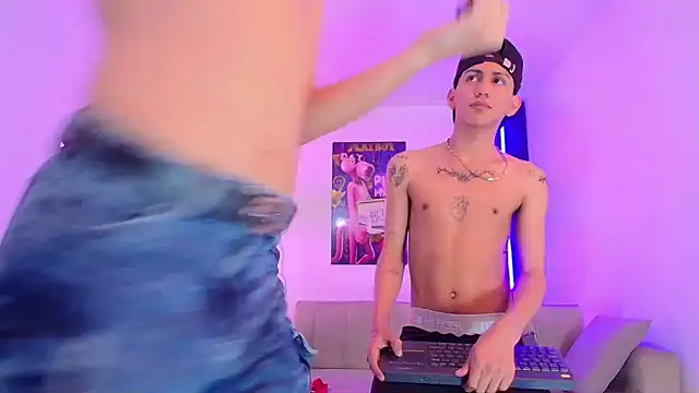 Marcus_and_Tony webcam