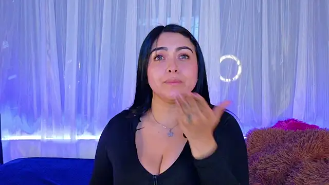 Victoria_J webcam