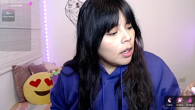 EllieMoonX webcam