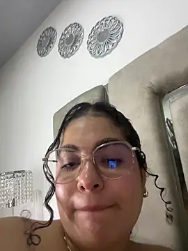 Yassy_11 webcam