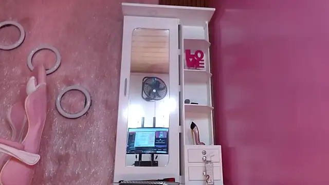 AnnaPinupLove webcam