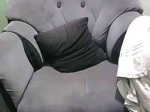 MommyRose28 webcam