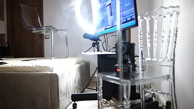 CataleyaBennett webcam