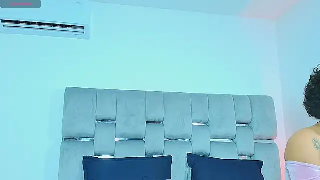 _aurora_evans_ webcam