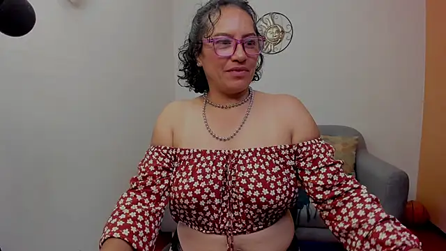 scarlet_wet webcam