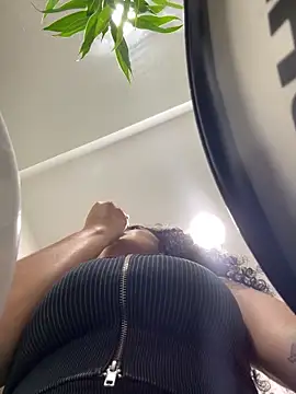Curlyierr webcam