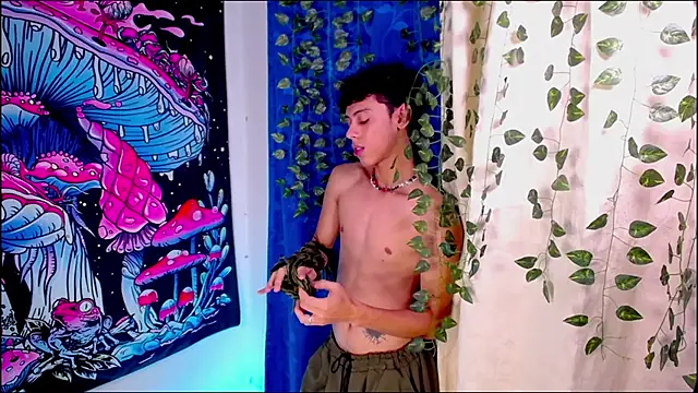 Thedoll_ethan7 webcam