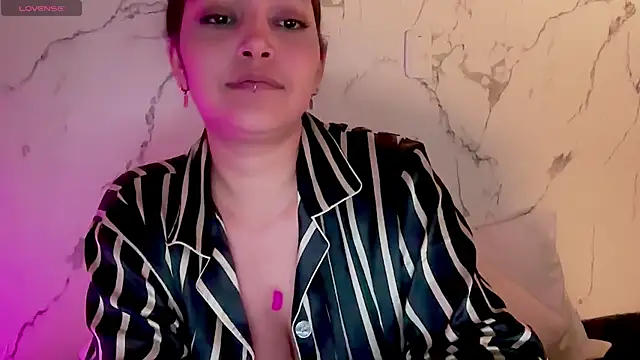 MarcellaGriffin webcam