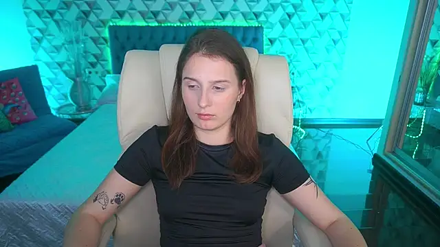 VikVikLove webcam