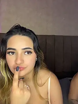 Antonella_Julieta webcam