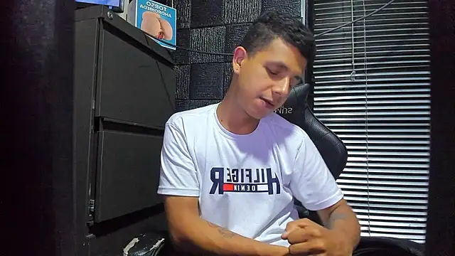 boy_bigcock24cm webcam