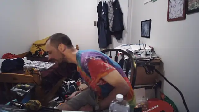 JohnnyMoves webcam