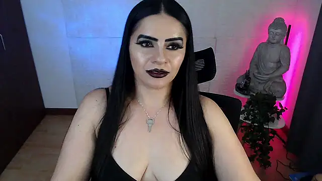 GODDESS_EVANS live cam on StripChat