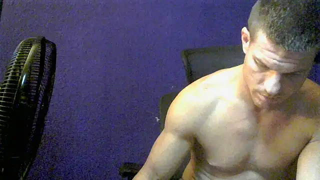 JockNThirsty live cam on StripChat