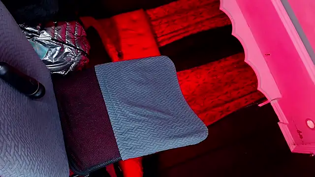 abrilbigcock's live room