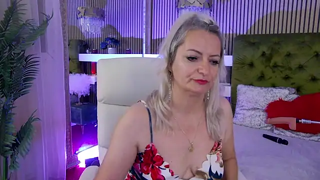 ladytouch - LadyTouch's free webcam - UK Sex Cams