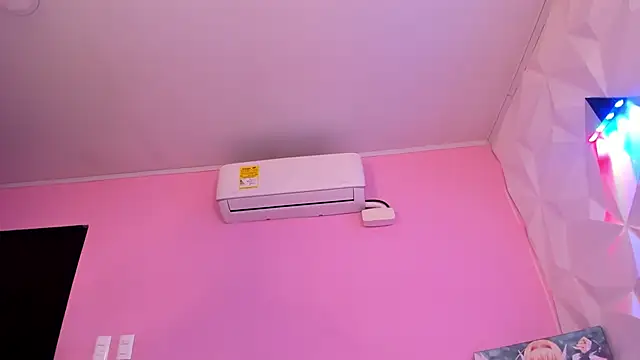 Ebony_N_Blonde