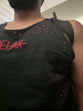 leon__hart_ (M young) - Show dick shadow to stranger