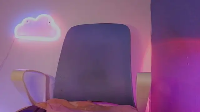 highinhtxx - Highinhtxx's free webcam - UK Sex Cams