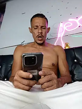 el_junior21 (Ask my age) - Despertando la fiera