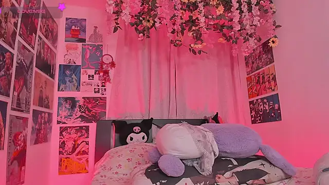 MissCurvyTop webcam
