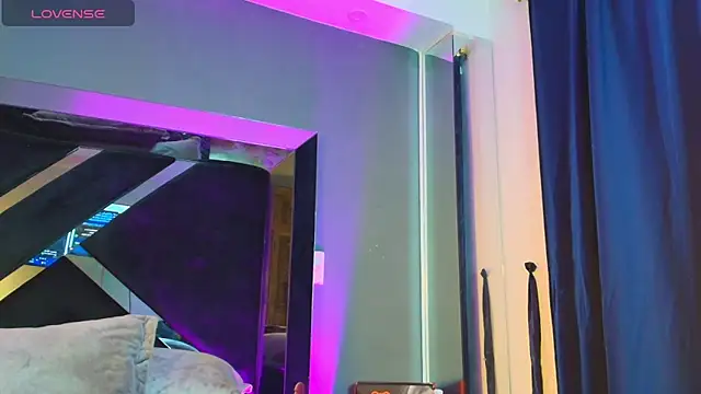 Adara_Ferrara webcam