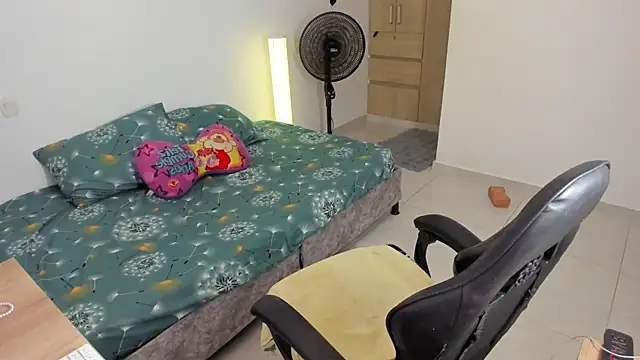 _shantallskinny_ live sex cam