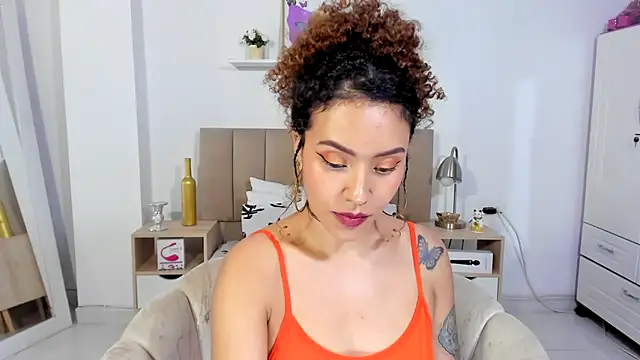Zoe_Gruber webcam
