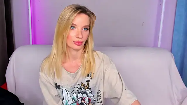 AlinaLovelyX webcam