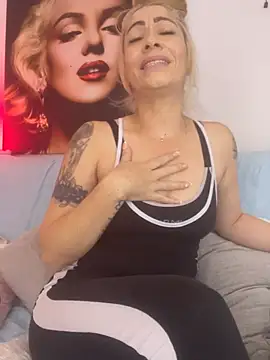 viktoria_davis_ webcam