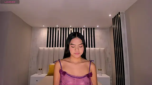 SaphiraJames webcam