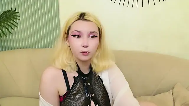 Watch Cassey_Well live on EroticFlix - High definition streams