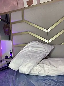 Victoria-Luxx webcam