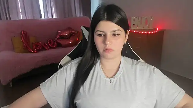 Watch KisaModel live on EroticFlix - High definition streams