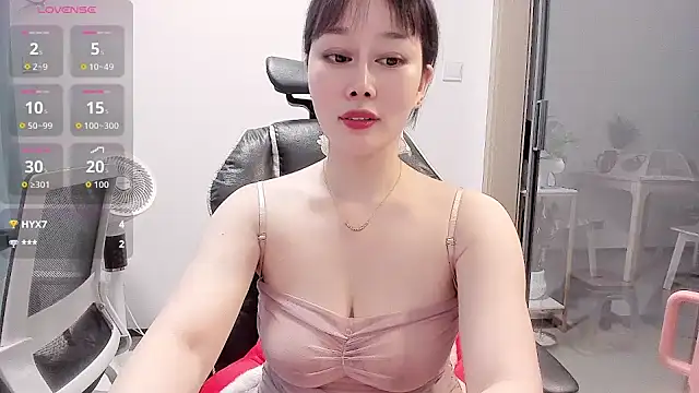 Vivian-6 live cam on StripChat