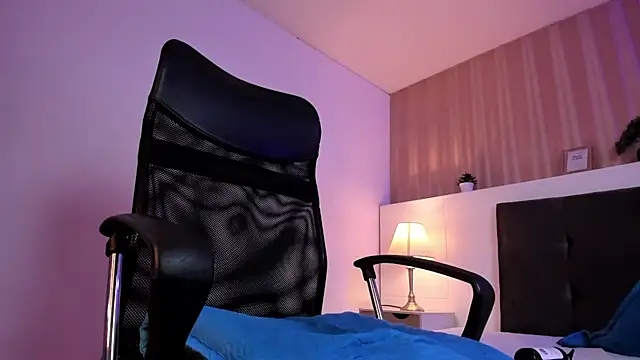 cheys_mast (M twink) - dildo inside so fucking hard