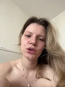 maryhiggins (F young) - Playing with pussy