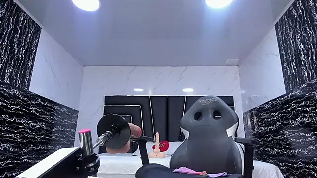 Ladyy_Scarlett webcam